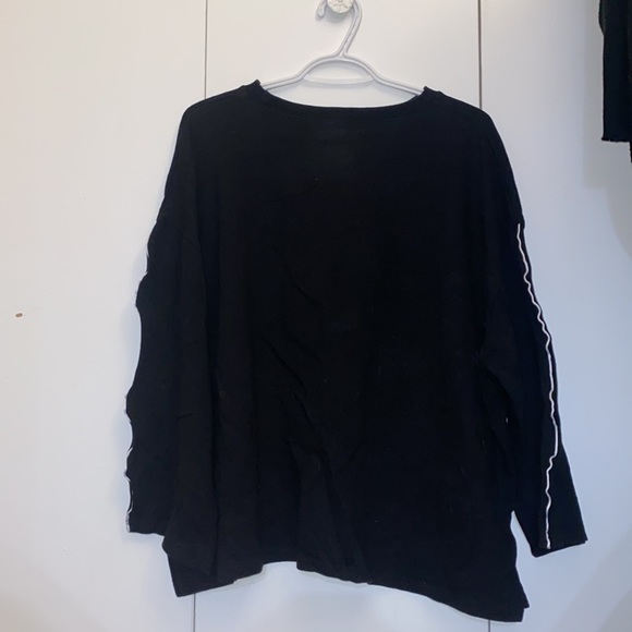 O+F Long sleeve black with white stripe sweater - Picture 2 of 3